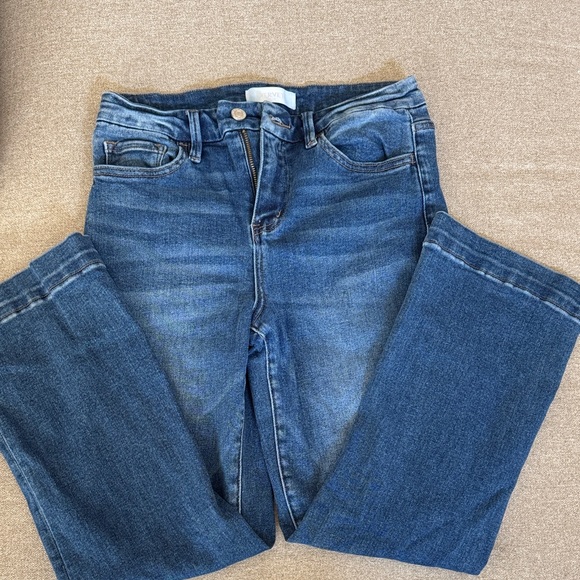 Stylish Indigo Women's Cropped Jeans - Picture 1 of 2